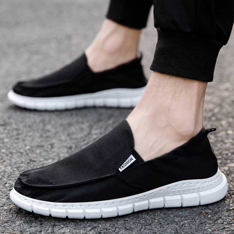 足元から自信が生まれる！人気メンズスリッポンで毎日が快適になる5選