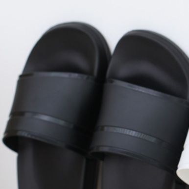 スリッポンメンズ 軽量防水素材のシャワーサンダル室内外兼用