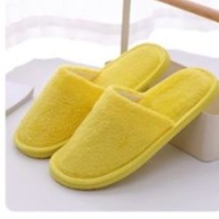 もこもこボア素材の室内用スリッポンメンズ