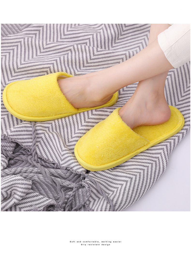 もこもこボア素材の室内用スリッポンメンズ