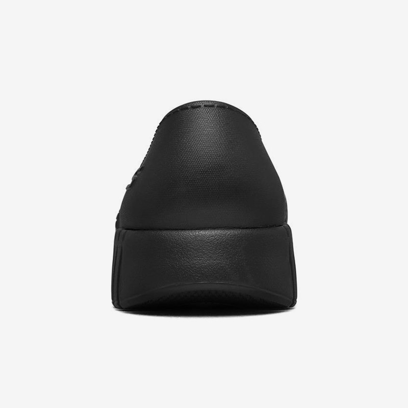 スリッポン 軽量パンチング素材楽ちん歩行スリッポン