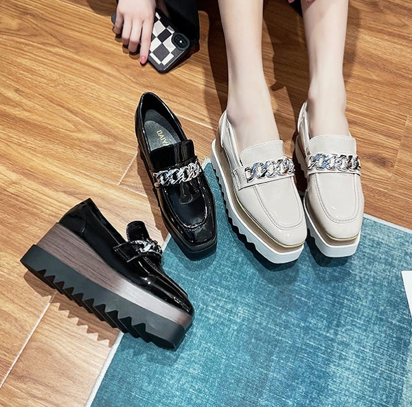 レディース厚底チェーンスリッポンローファー全2色