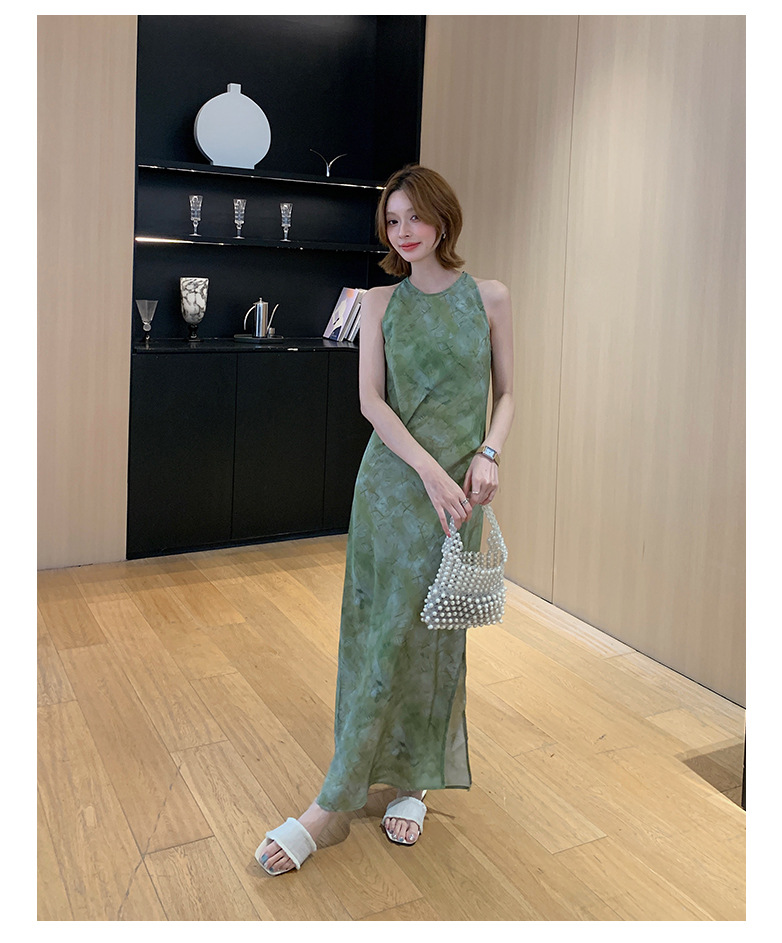 スリットスカート 優美なスリット入りホルターワンピース