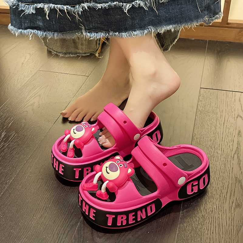 かわいいサンダルでおしゃれに決める!スポーツ厚底サンダルおすすめ5選