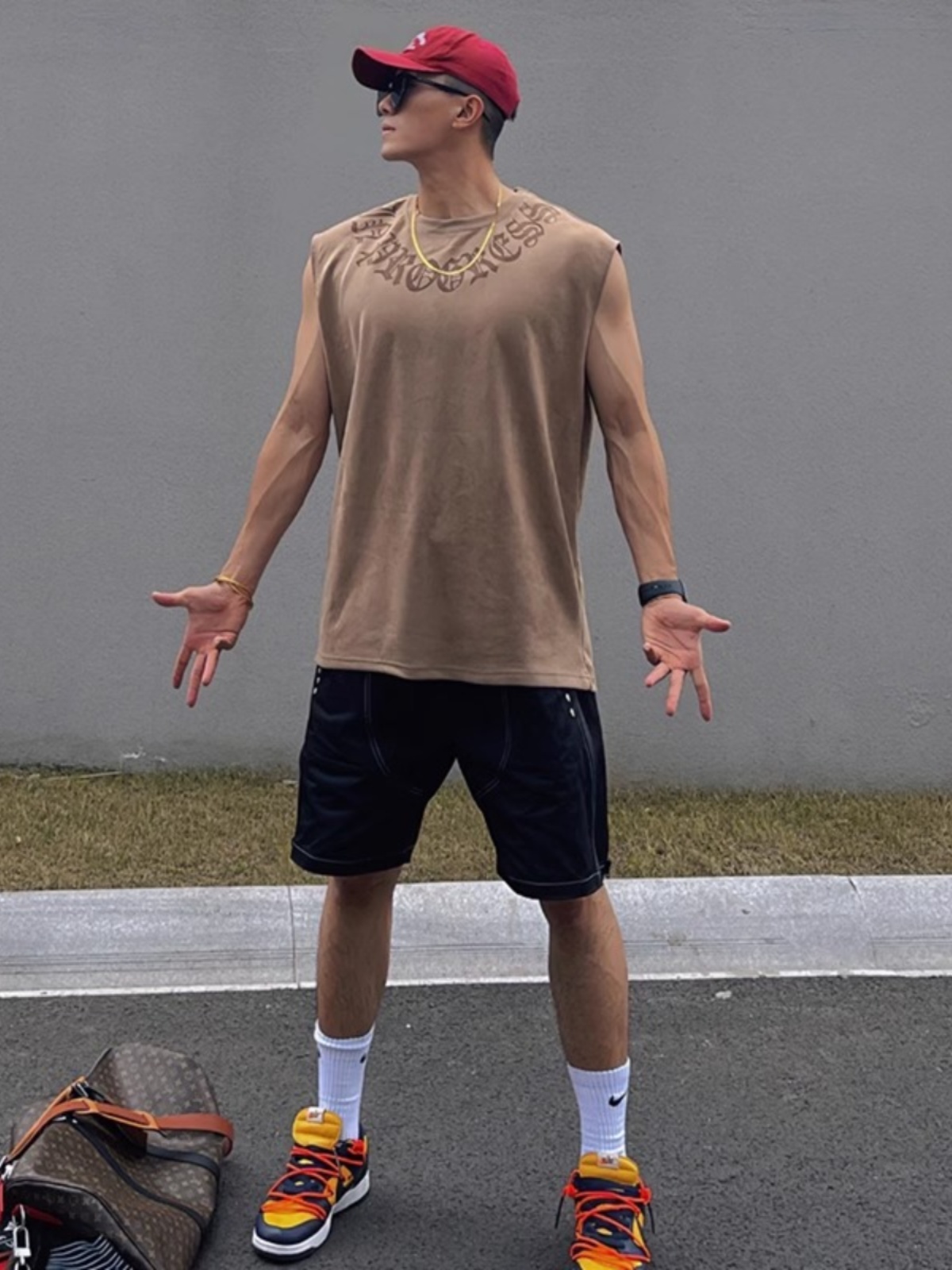 スポーツTシャツ ネックデザイン ノースリーブバスケウェア