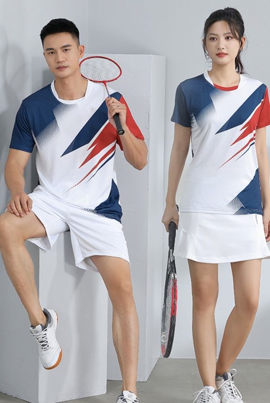 スポーツTシャツ バトミントン 躍動感あふれるバドミントンセット