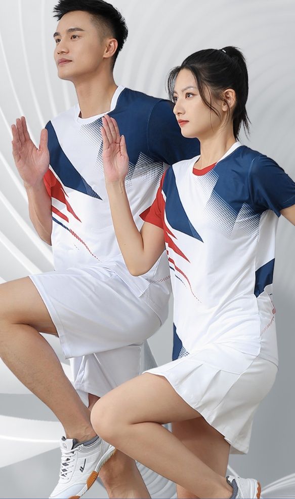 スポーツTシャツ バトミントン 躍動感あふれるバドミントンセット
