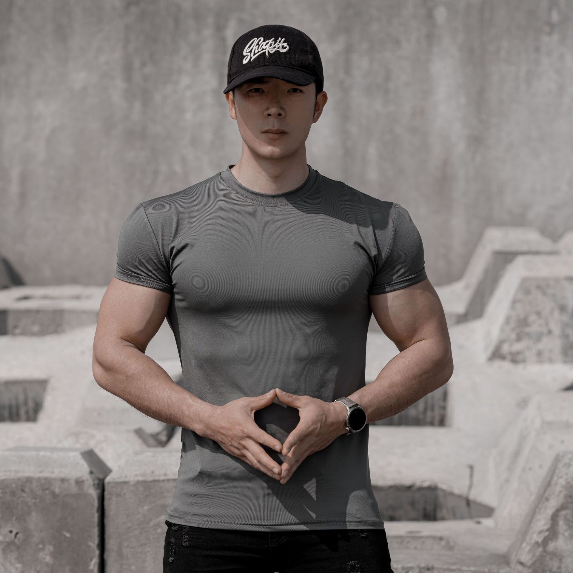 スポーツTシャツ シンプル筋肉魅せランナー