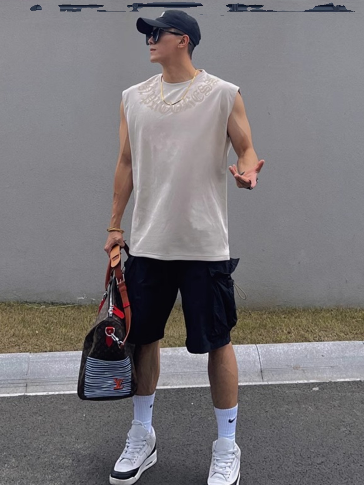 スポーツTシャツ ネックデザイン ノースリーブバスケウェア