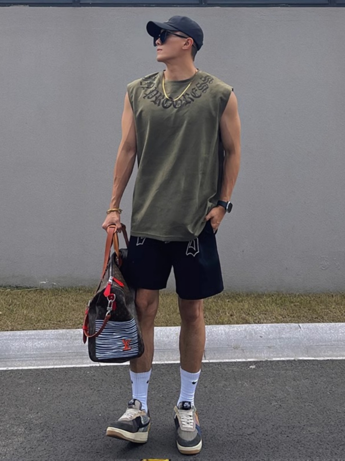 スポーツTシャツ ネックデザイン ノースリーブバスケウェア