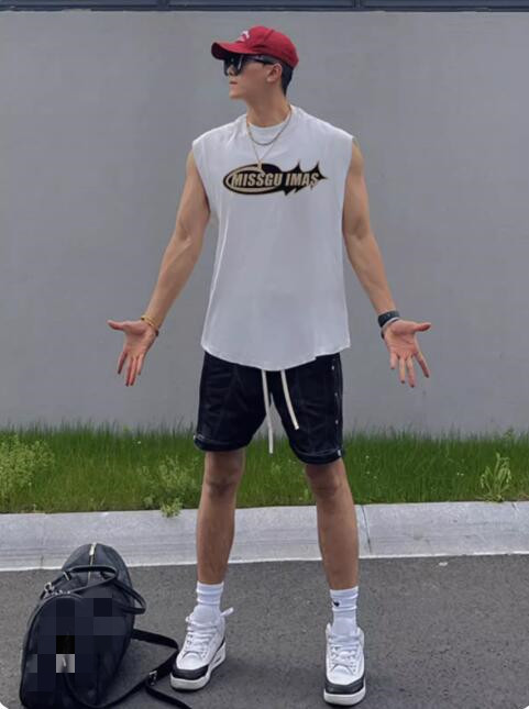 https://fulmo-img-server.com/spoty/779c82b0-0def-4c11-97a4-1eccc3b079f8.jpg