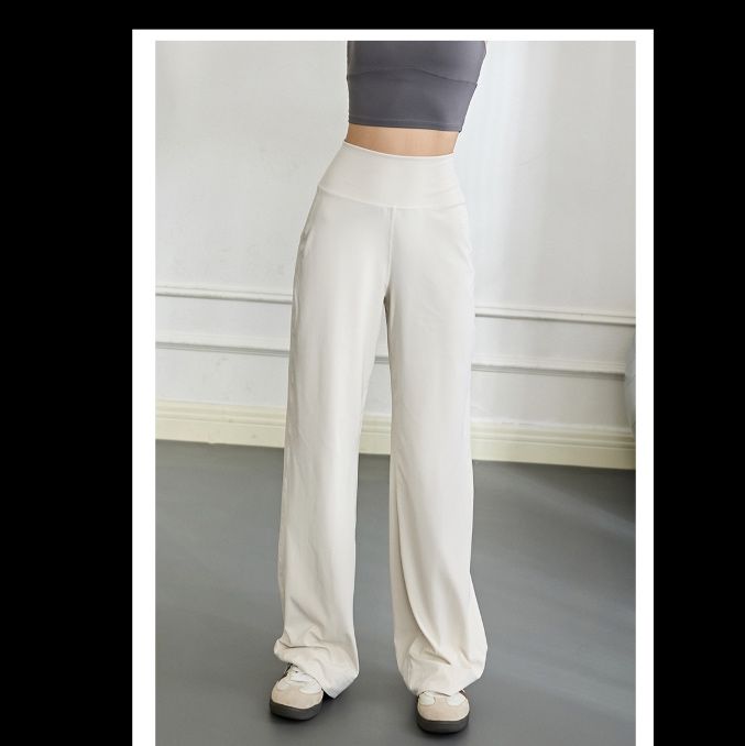 ストレートパンツ なめらか美脚ストレートパンツ