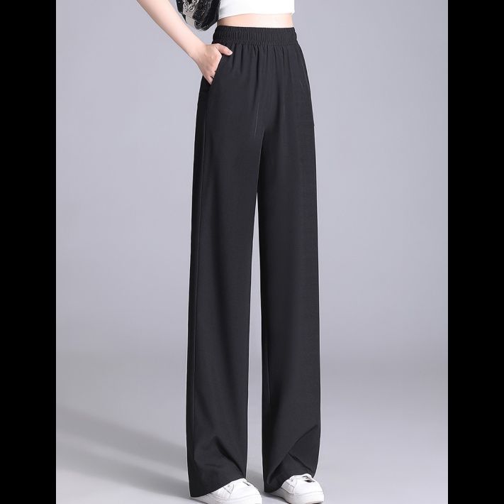 ストレートパンツ 自然体のリラックスストレートパンツ
