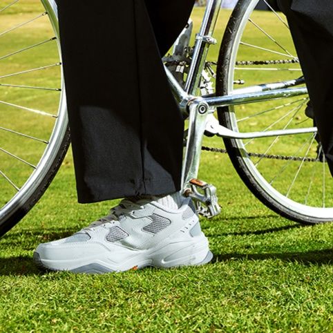ストレートパンツ やわらか素材のリラックスストレートパンツ