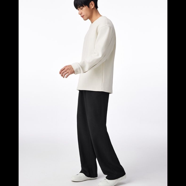 ストレートパンツ 洗練ワイドシルエットストレートスラックス