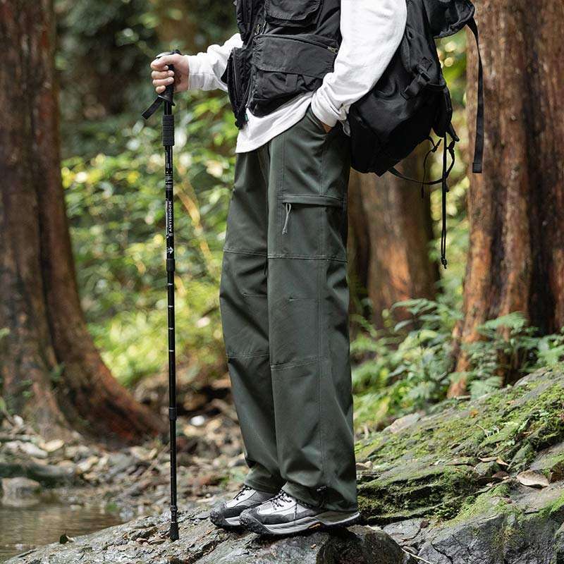 ストレートパンツ アウトドア向け 機能性ワイドパンツ