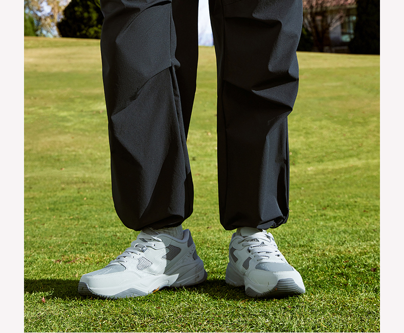 ストレートパンツ やわらか素材のリラックスストレートパンツ