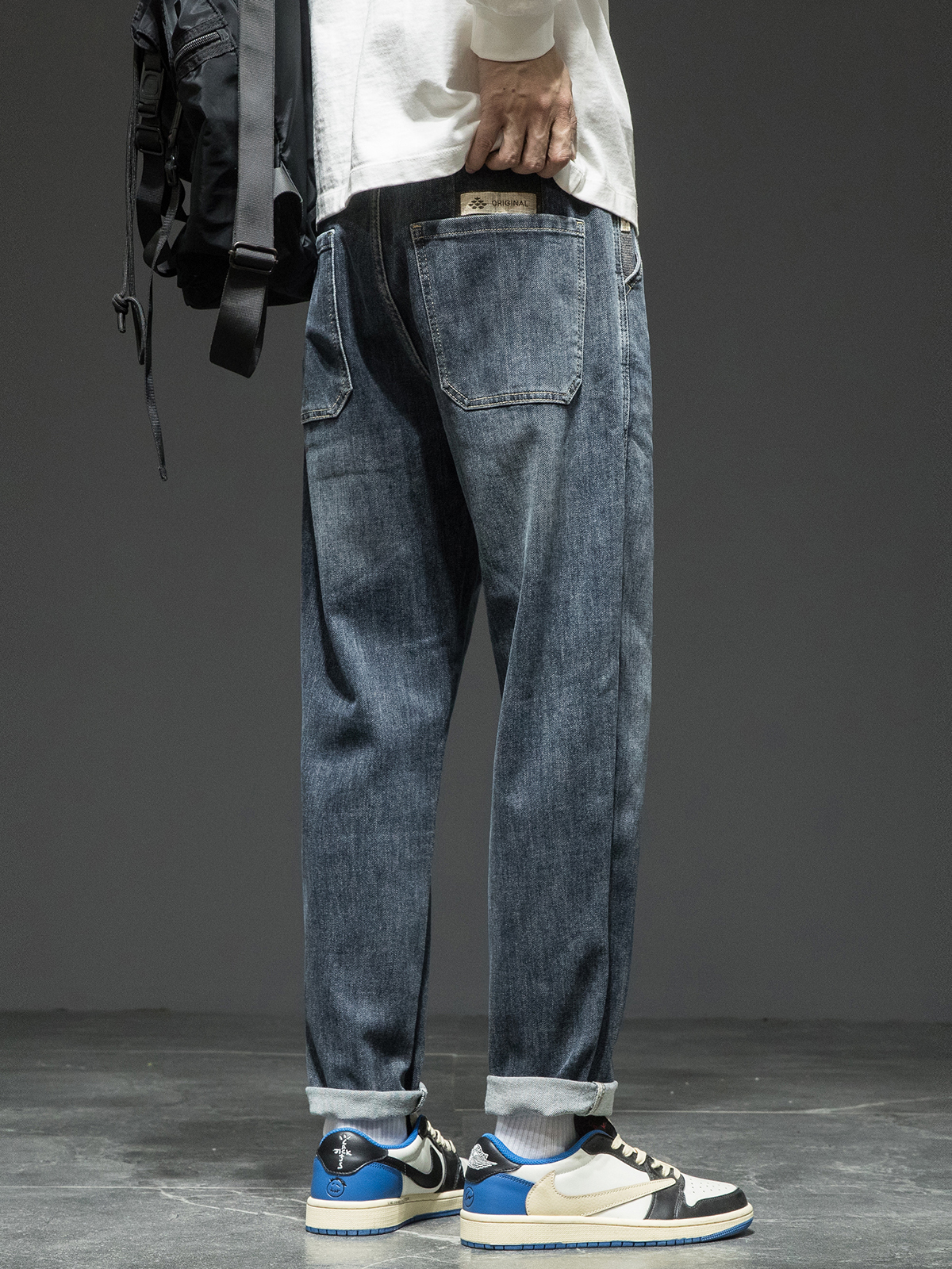 ストレートパンツ 職人仕立てのゆとりストレートデニム