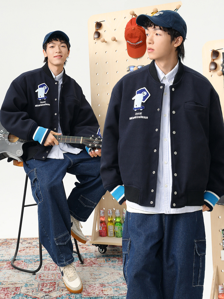 刺繍ワッペン付きスタジャン男女兼用ネイビー秋冬