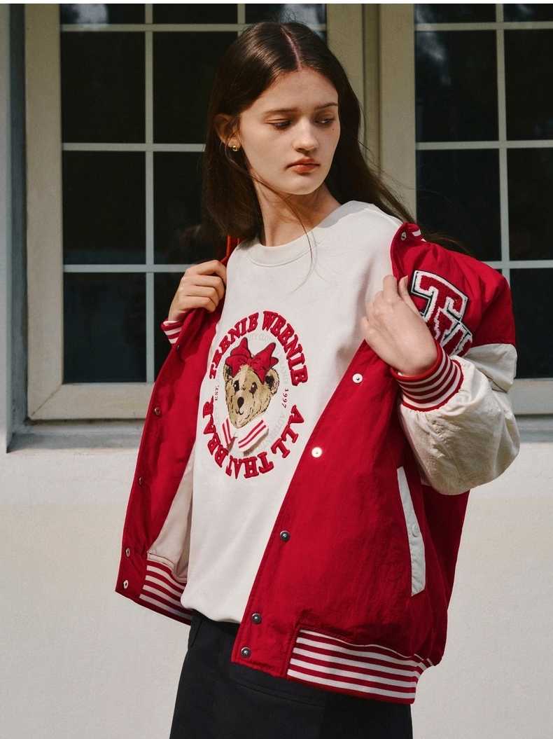 街で目をひく！おすすめレッドスタジャン15選