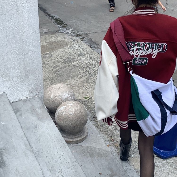 スタジャン赤 カレッジ風刺繍入りバイカラー袖