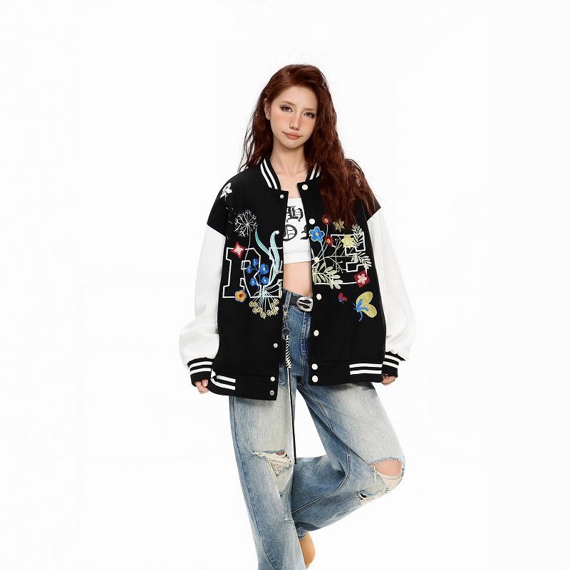 刺繍入りスタジャン男女兼用黒白配色新作