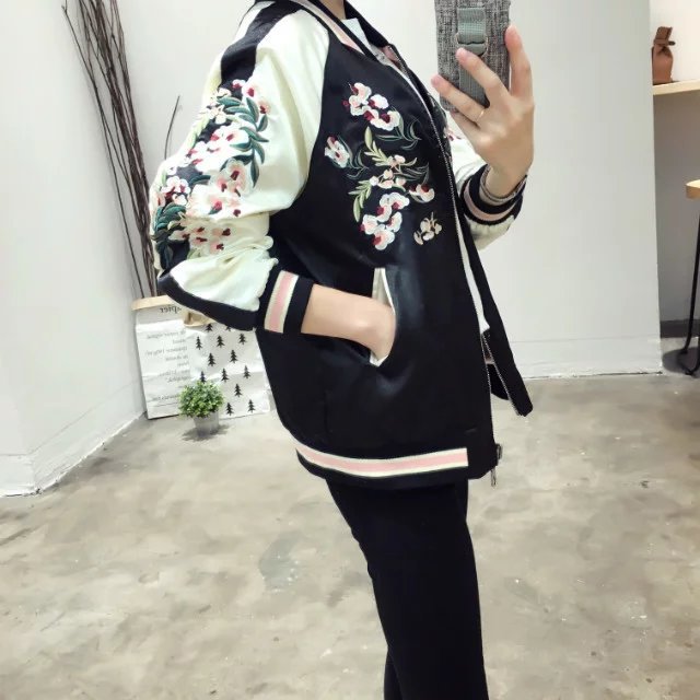 花柄刺繍リバーシブルスタジャン女性用春アウター