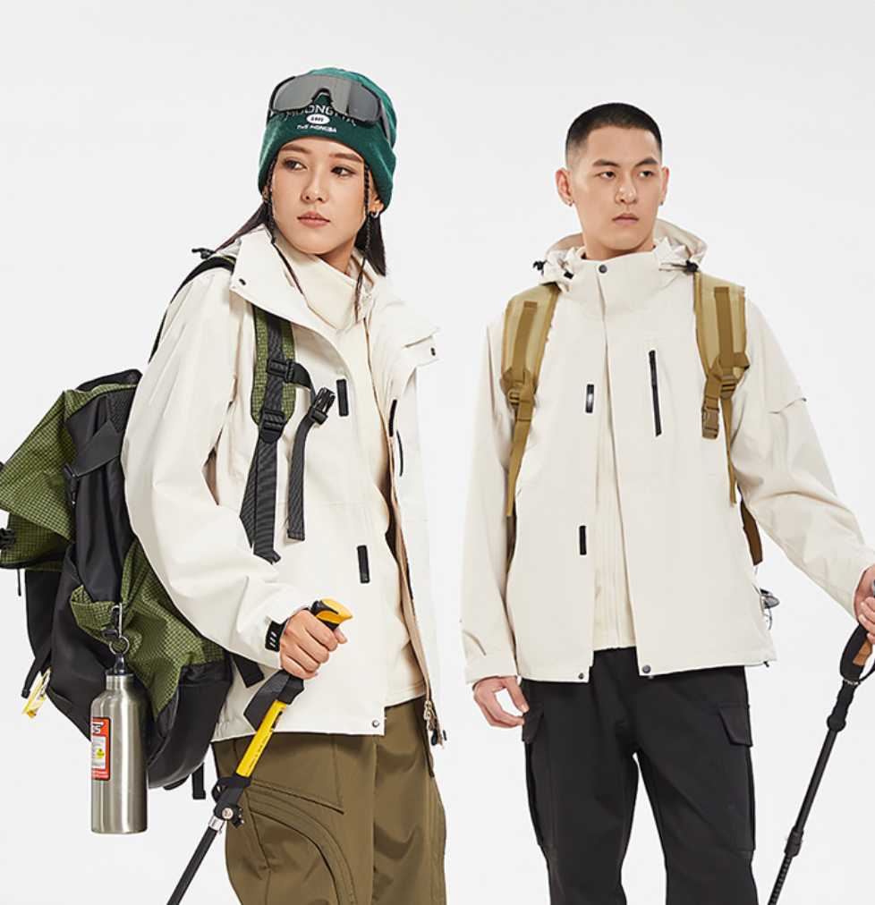 ファッションも楽しむ！おしゃれなメンズ登山ウェア10選