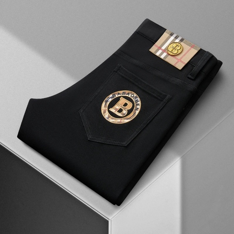 高級感溢れる金具付きストレートデニム