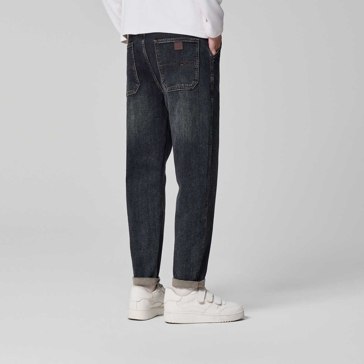 太めストレートデニム メンズで快適な着こなしを実現する5選