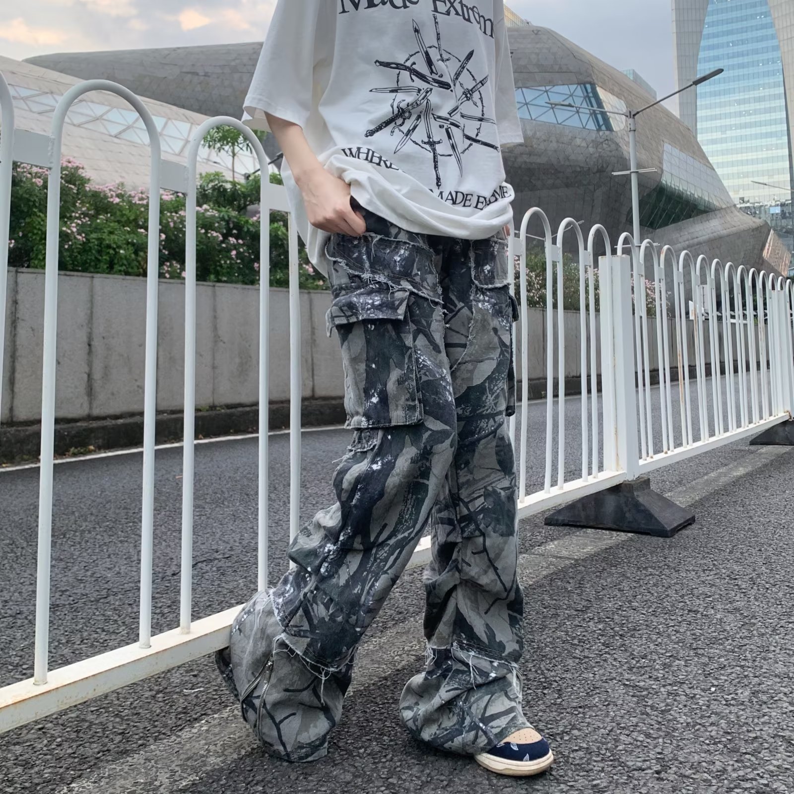 ストレートデニム ペイントグラフィック デニムパンツ