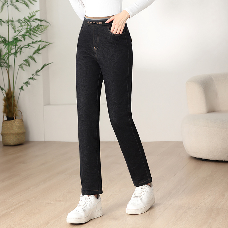 すっきりシルエット美脚ストレートデニム