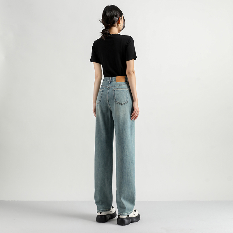すっきりシルエットハイウエストストレートデニム