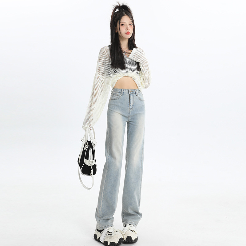 すっきりシルエット ストレートデニム
