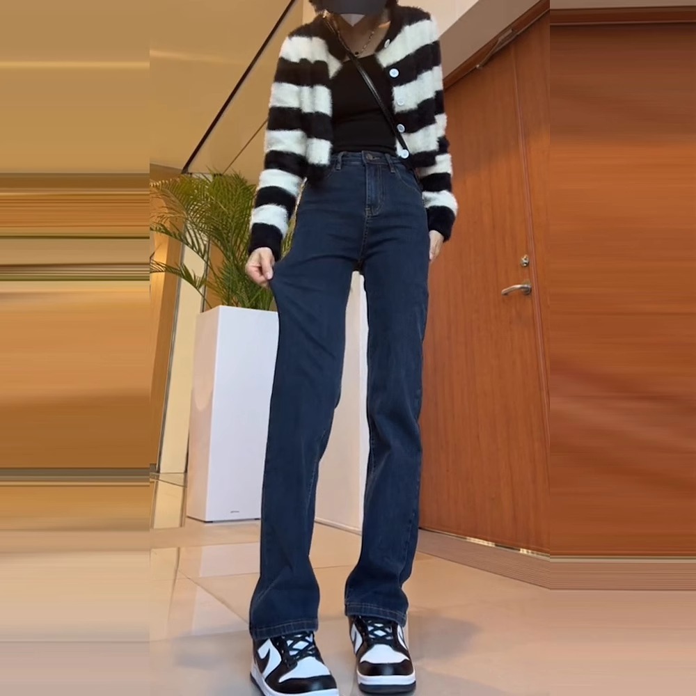 美脚効果抜群 すっきりストレートデニム
