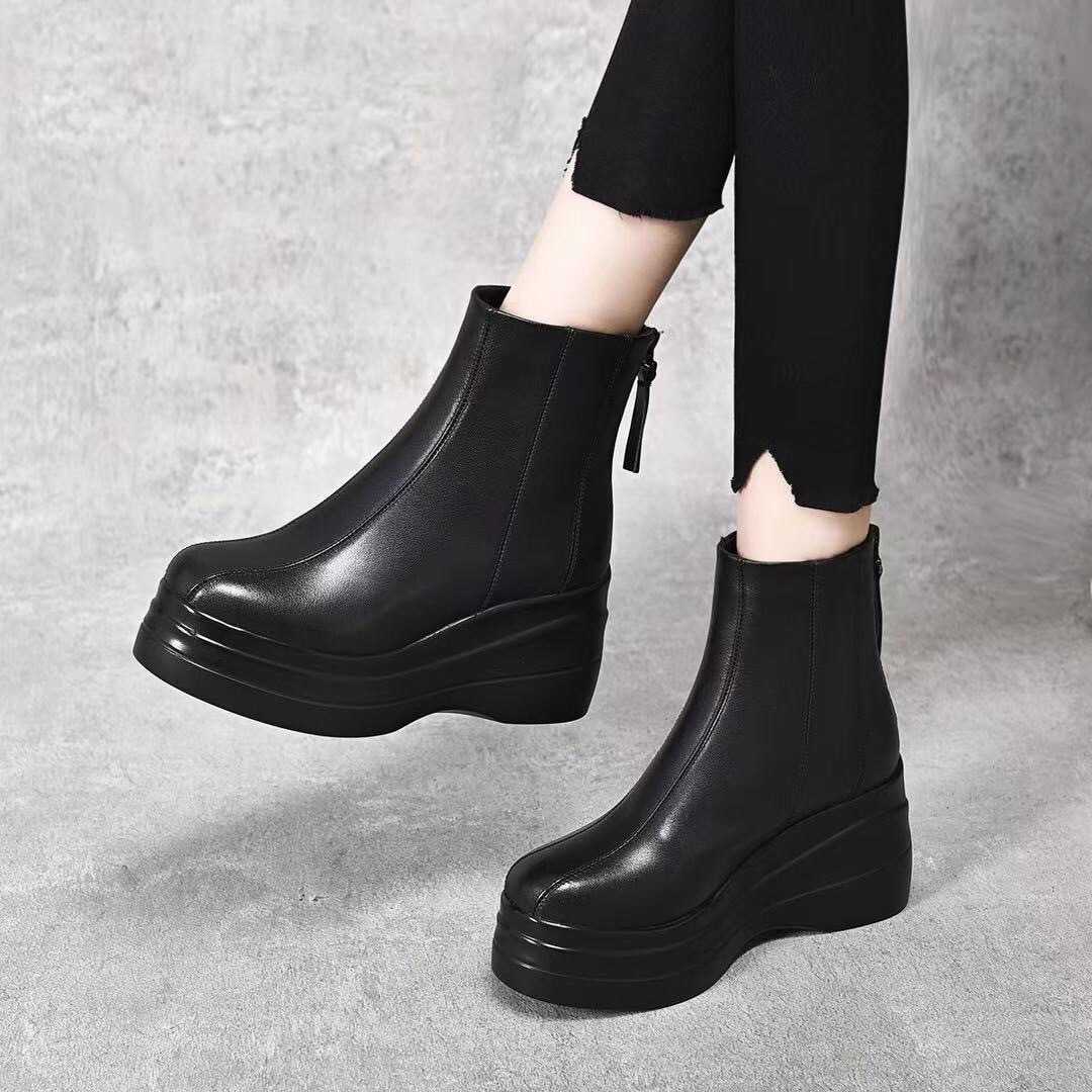 痛くないショートブーツ厚底で快適な足元を実現する5選