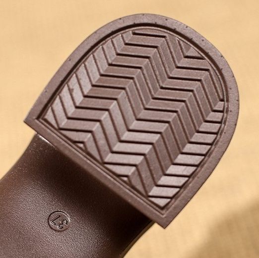 ショートブーツ 厚底チャンキーヒール本革ショートブーツ