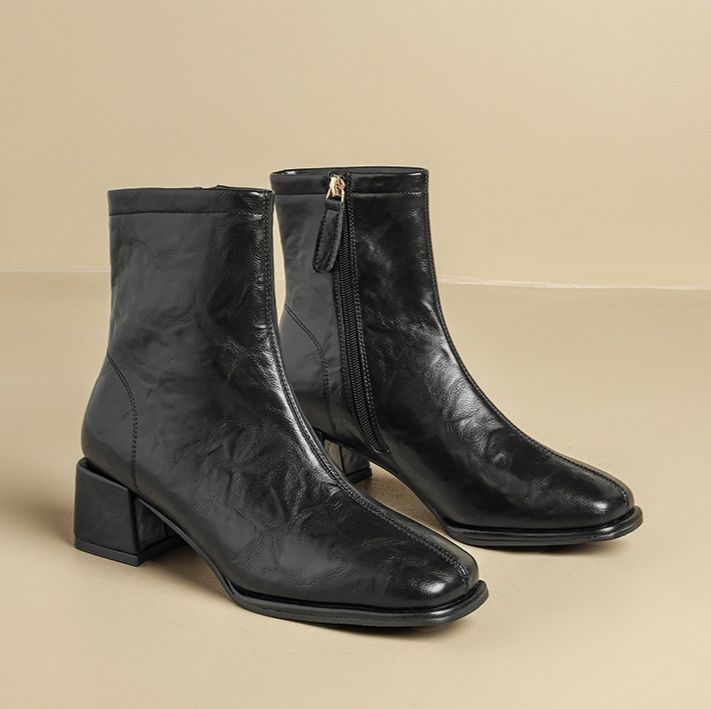 ショートブーツ 上品な本革仕立て太めヒールジップアップショートブーツ