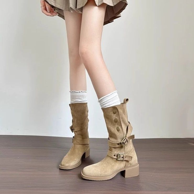 ショートブーツ ベルト装飾付きブロックヒール本革ショートブーツ