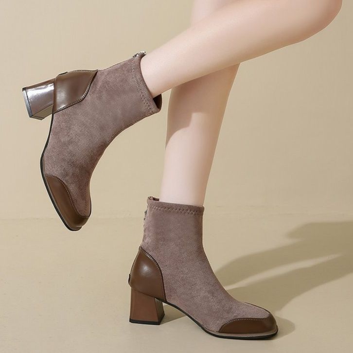 ショートブーツ 上品な太めヒール本革ショートブーツ