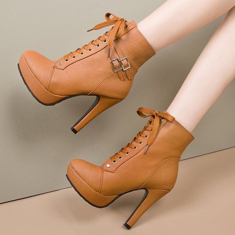 ショートブーツ 編み上げベルト付きプラットフォーム厚底ショートブーツ