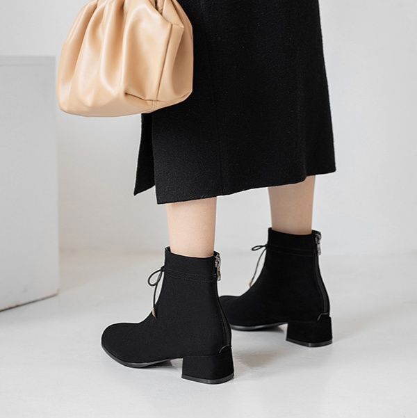 ショートブーツ 編み上げリボン付きレザーショートブーツ