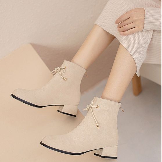 ショートブーツ 編み上げリボン付きレザーショートブーツ