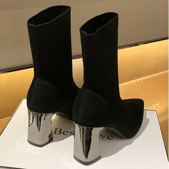 ショートブーツ ニット素材ソックス風太ヒールブーツ