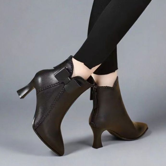ショートブーツ 上品なデザイン本革ショートブーツ