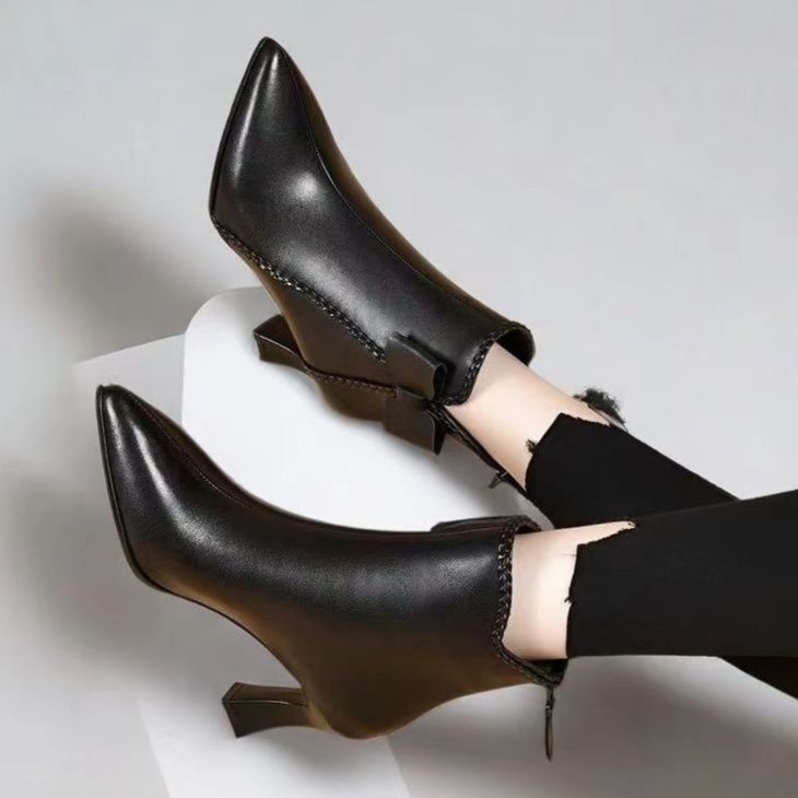 ショートブーツ 上品なデザイン本革ショートブーツ