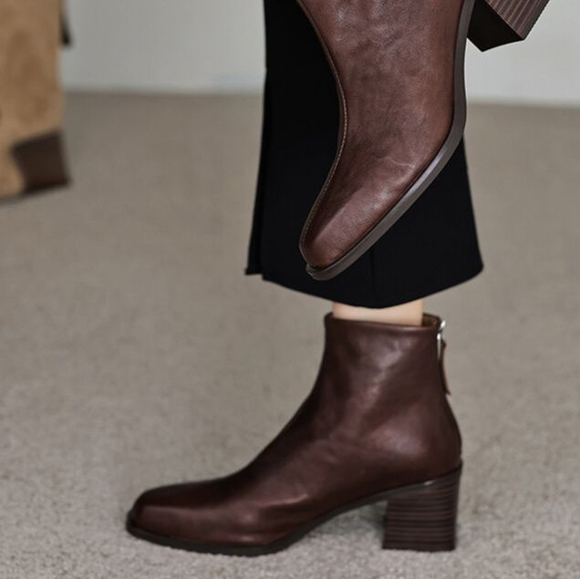 ショートブーツ 本革太めヒールショートブーツ