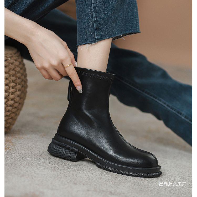 https://fulmo-img-server.com/stepchic/24314cb6-60e4-448d-b78e-ab81c71543b6.jpg
