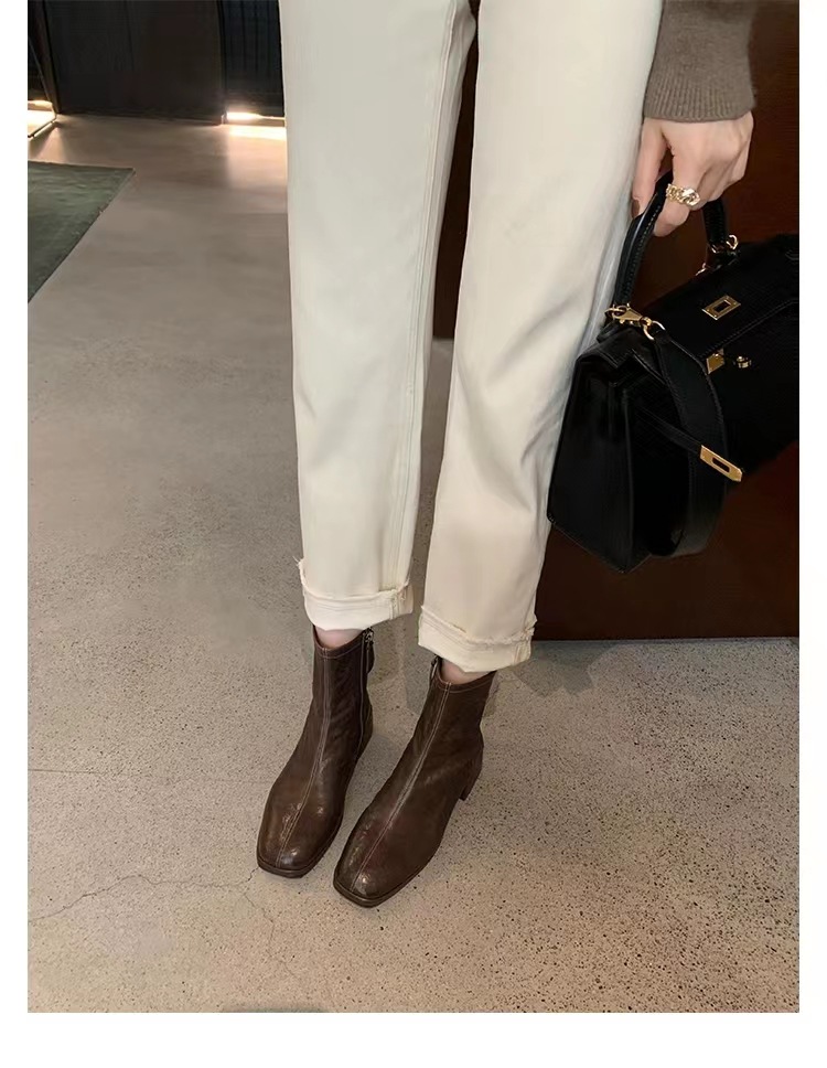 https://fulmo-img-server.com/stepchic/526fc1d0-b9d6-49dc-9ca5-055e88156a05.jpg