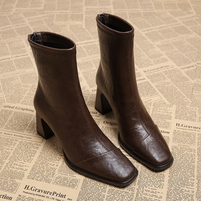 https://fulmo-img-server.com/stepchic/599c0961-00ad-405d-ad14-ba6626a90fa6.jpg